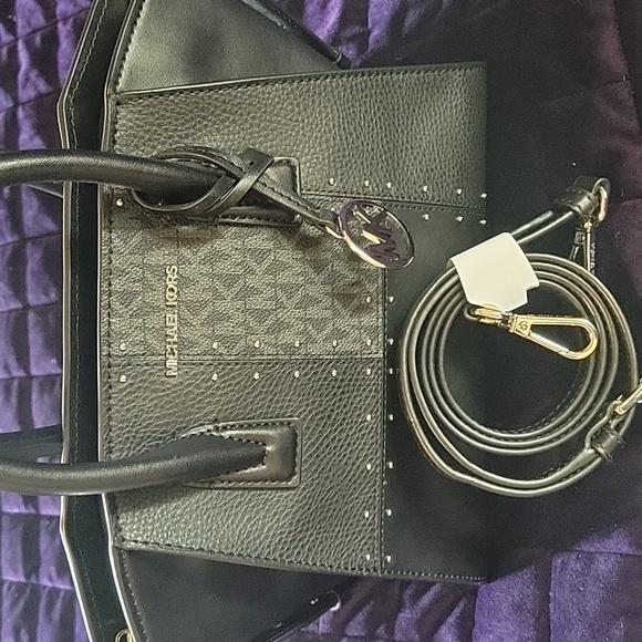 Michael Kors Avril Small Studded Patchwork signature Logo Satchel NWT - Picture 11 of 14